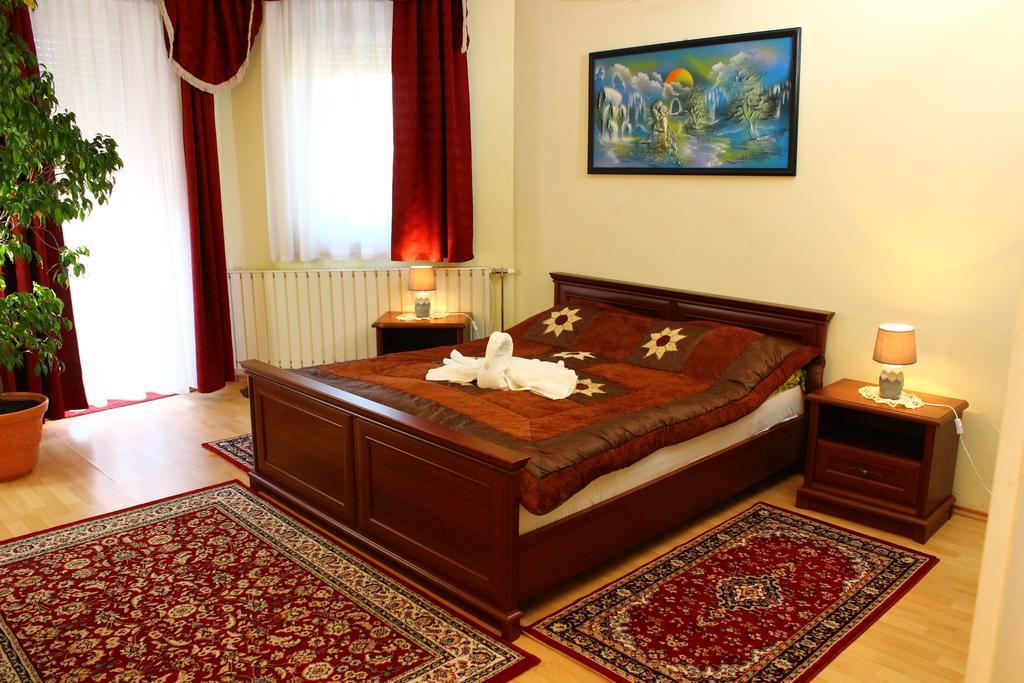 Bed and Breakfast Kalman Panzio Сегед Экстерьер фото
